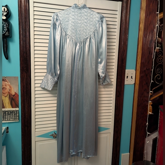 1950 Blue Women's Satin Robe - Picture 3 of 10
